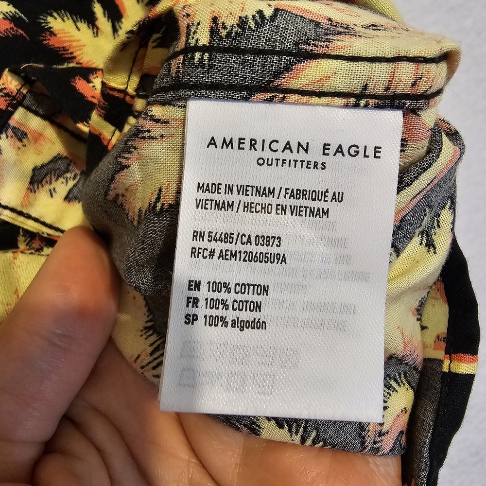American Eagle Men's Black and Yellow Palm Tree Shirt Size M  NWOT - Picture 6 of 9